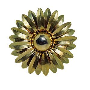 Vintage Runway Style Gold Tone Flower Brooch (5738)